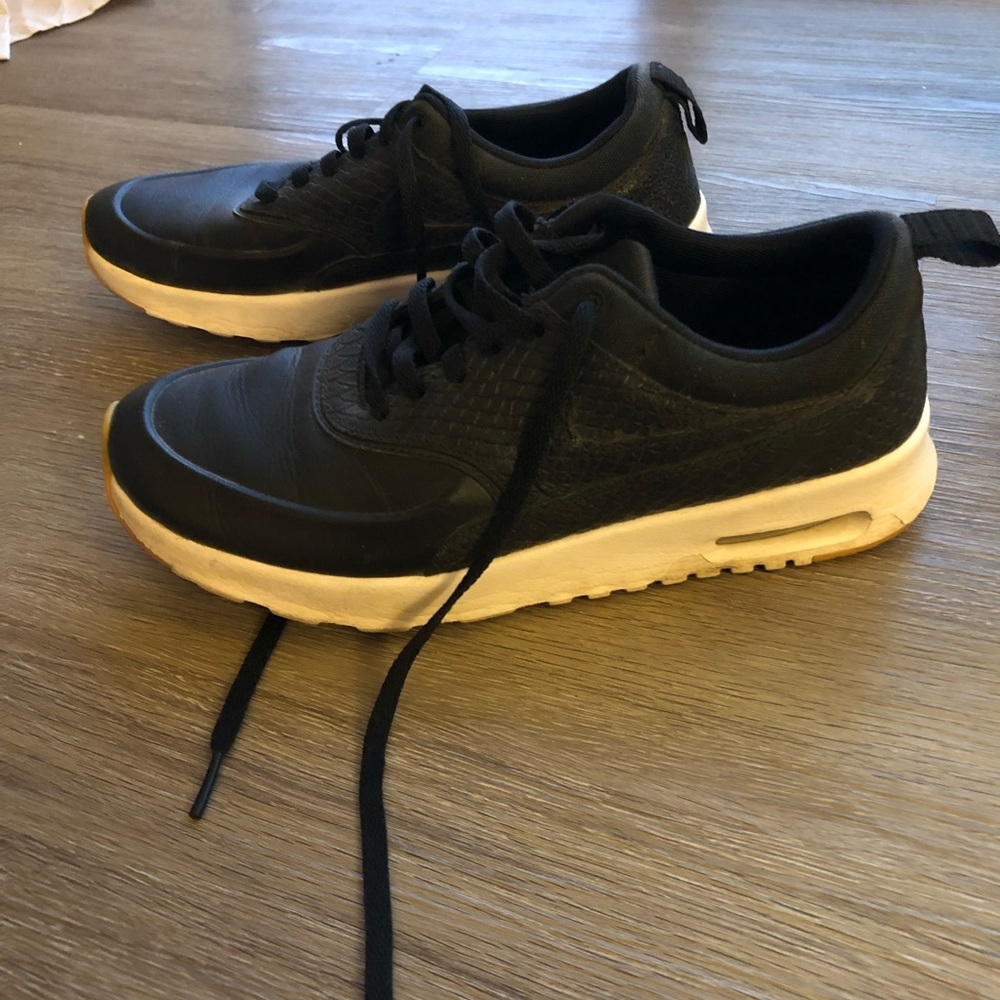 Black Nike Air Max Thea (women's 7.5)